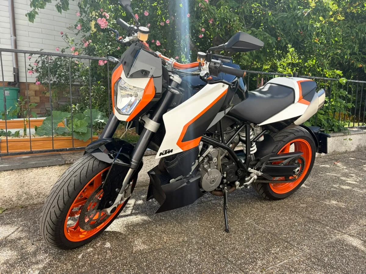 KTM 990