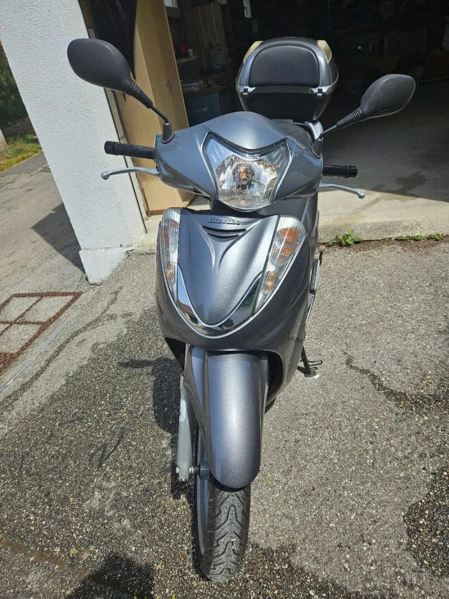 Honda SH