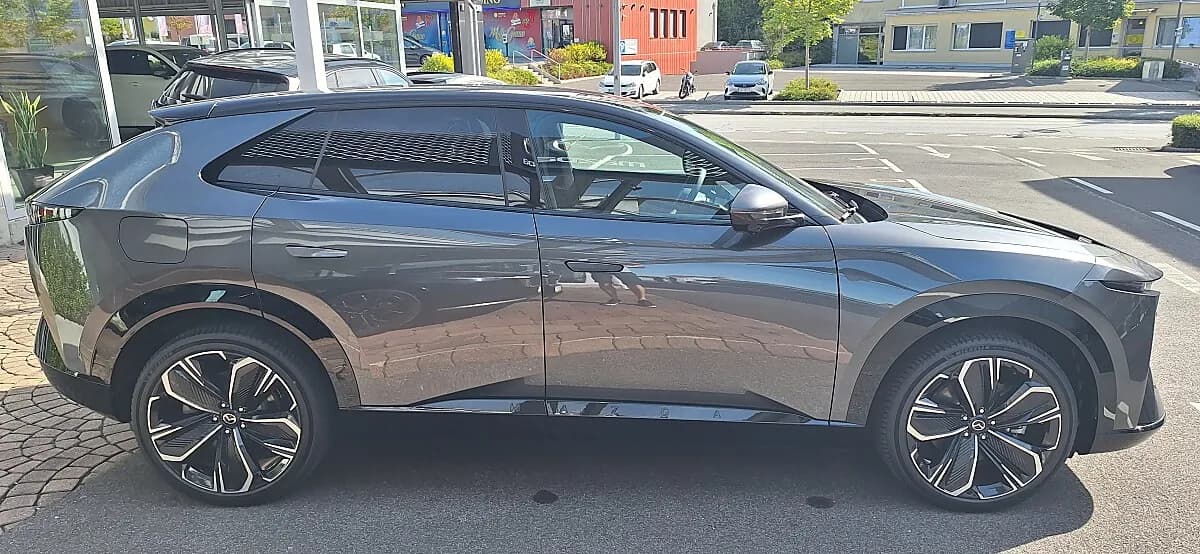 Mazda CX-6e