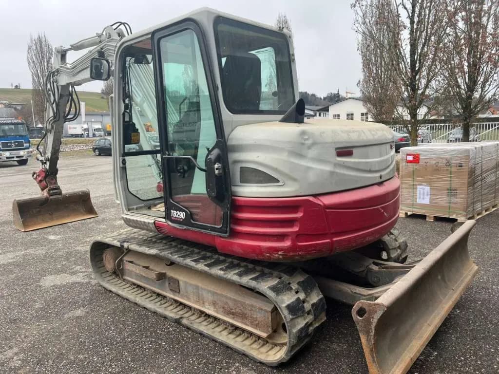 Takeuchi Sonstige