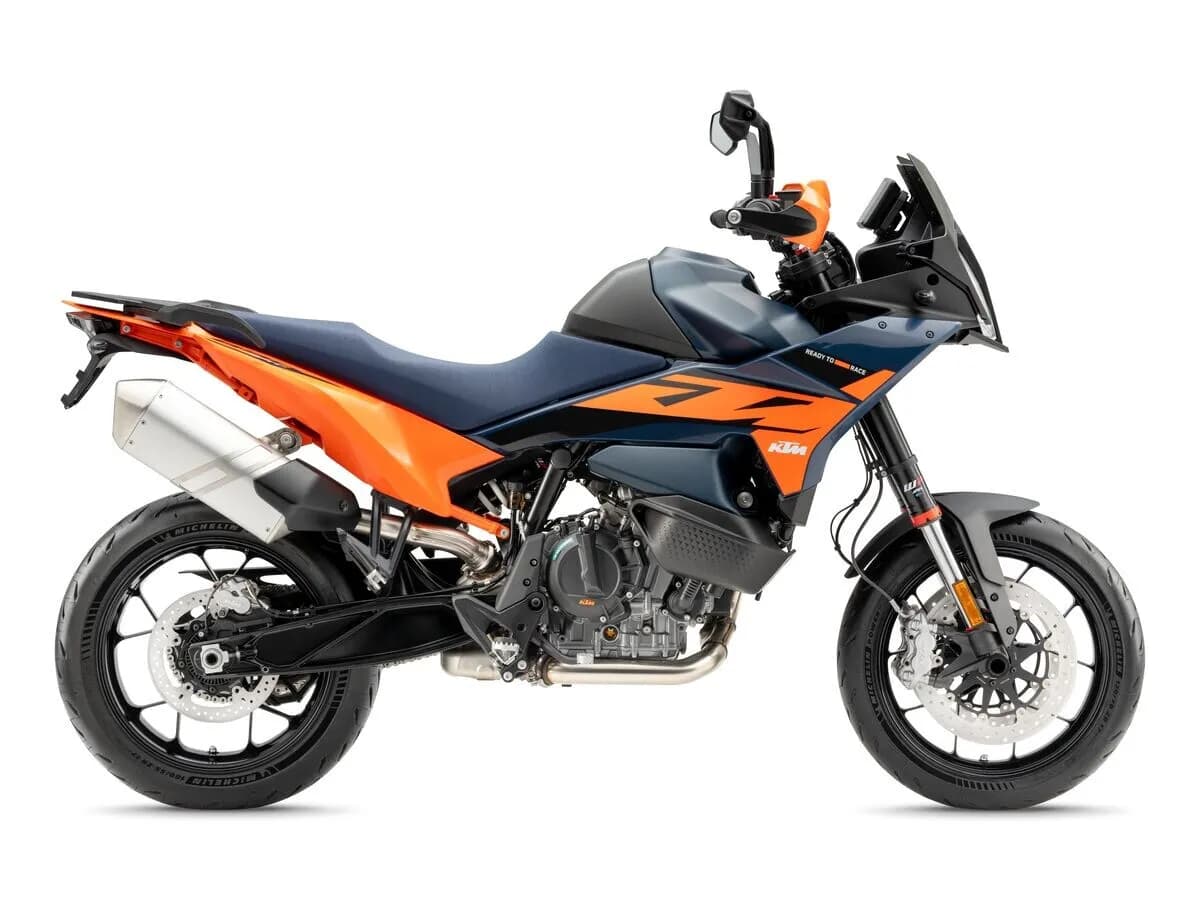 KTM 890