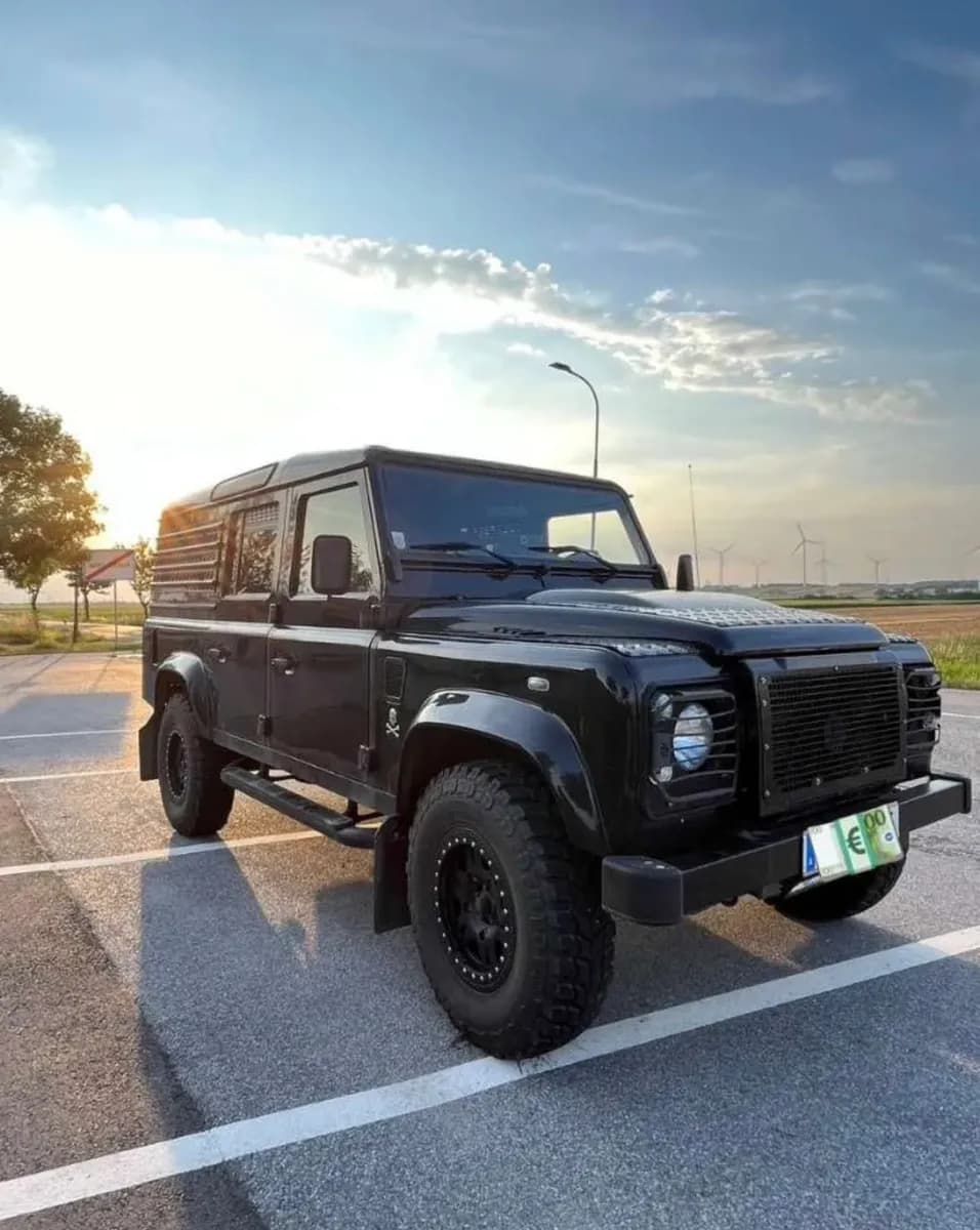 Land Rover Defender