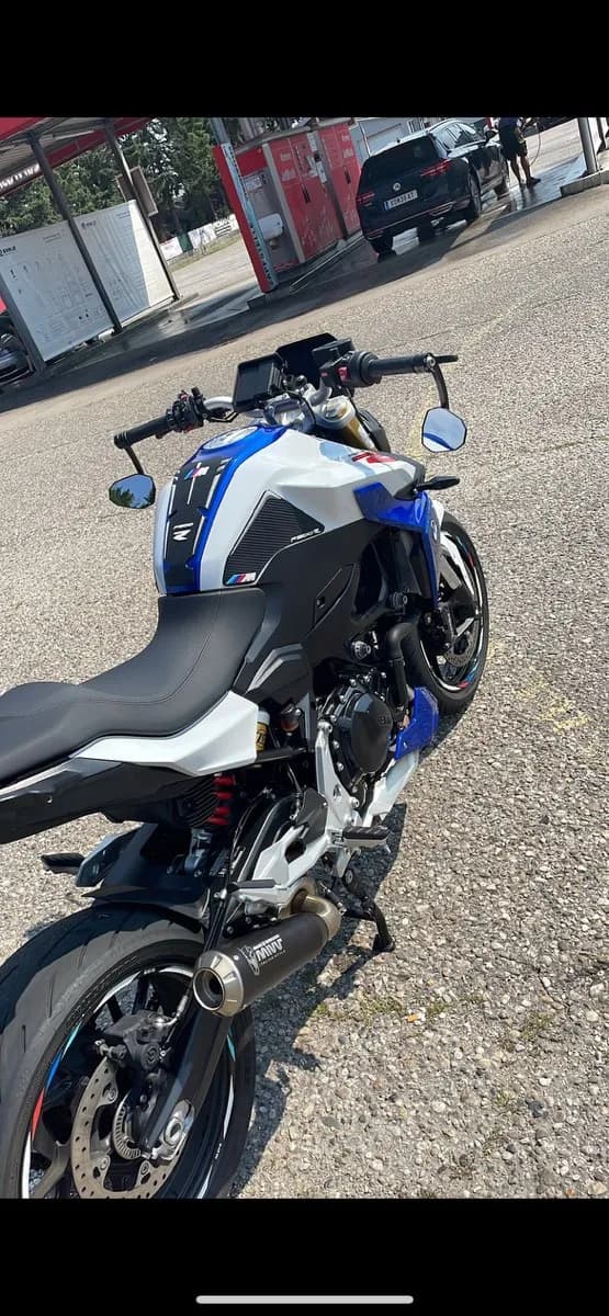 BMW F 900 R