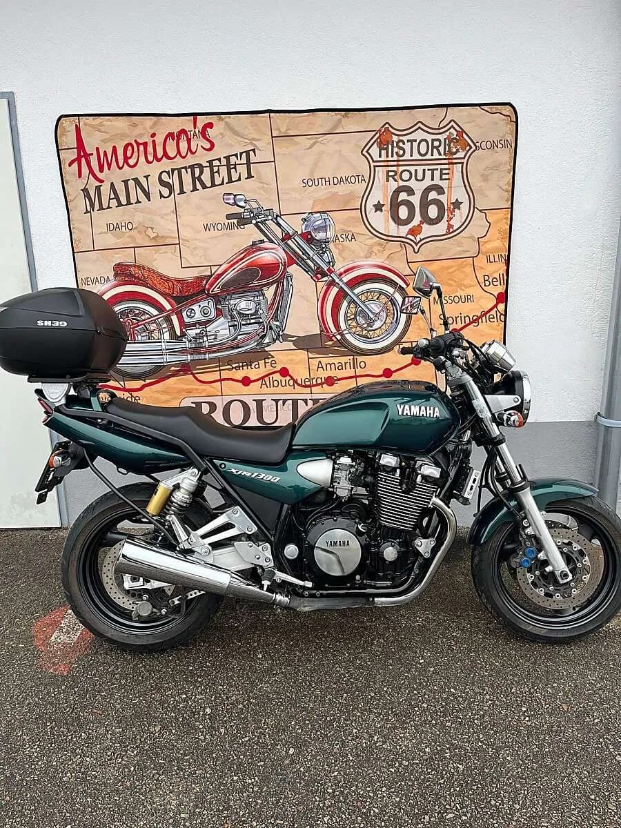Yamaha XJR
