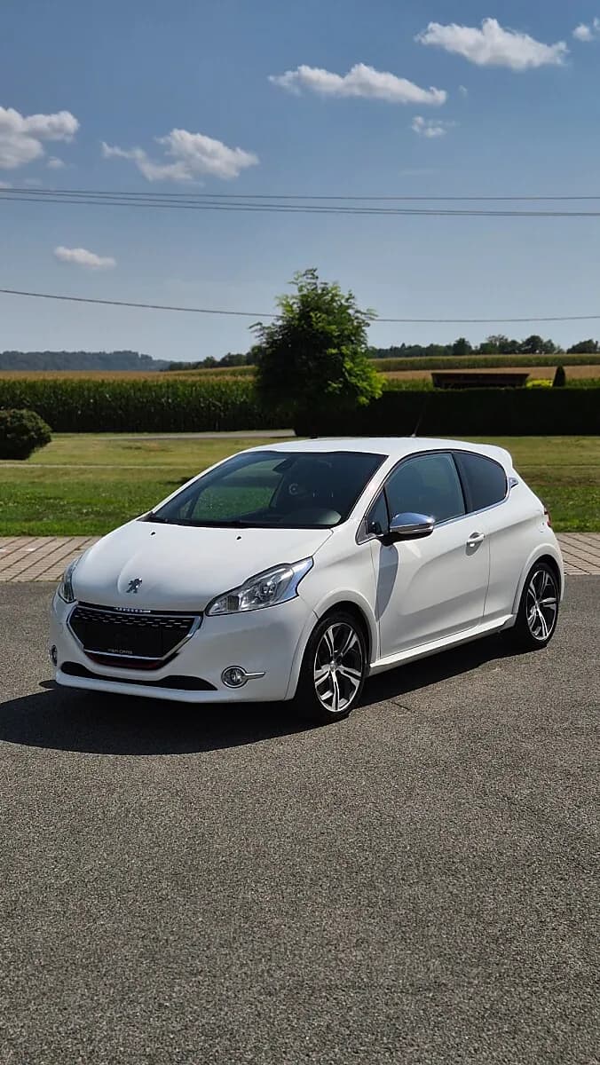Peugeot 208