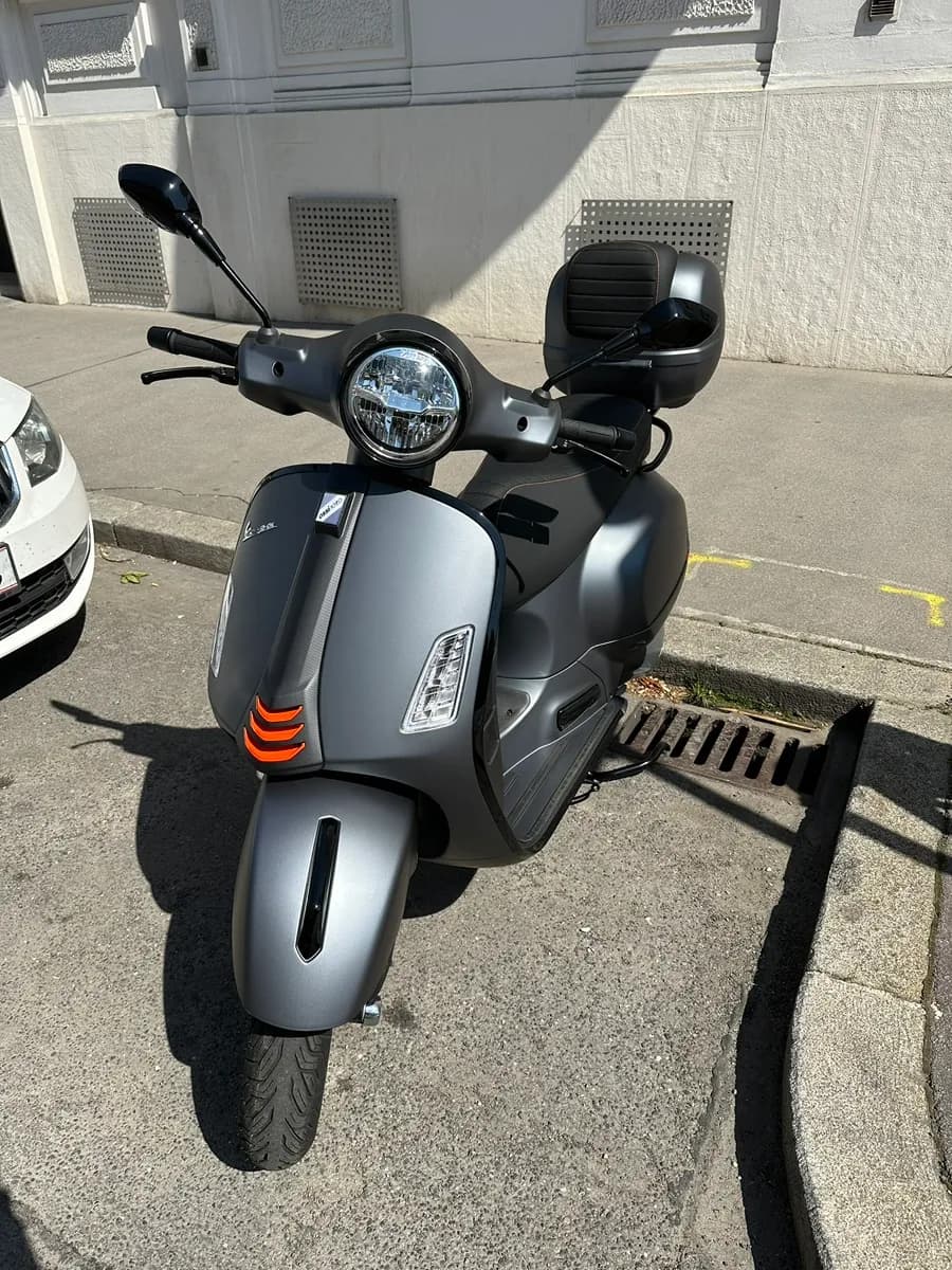 Vespa GTS