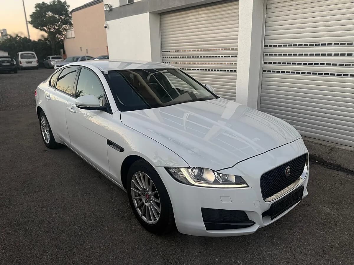 Jaguar XF