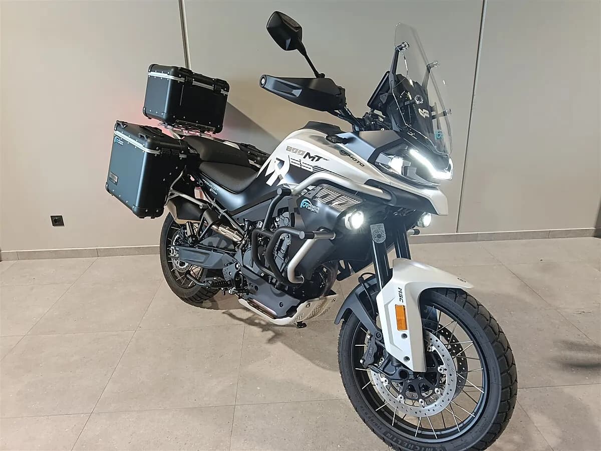 CFMOTO 800