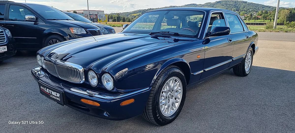 Jaguar XJ