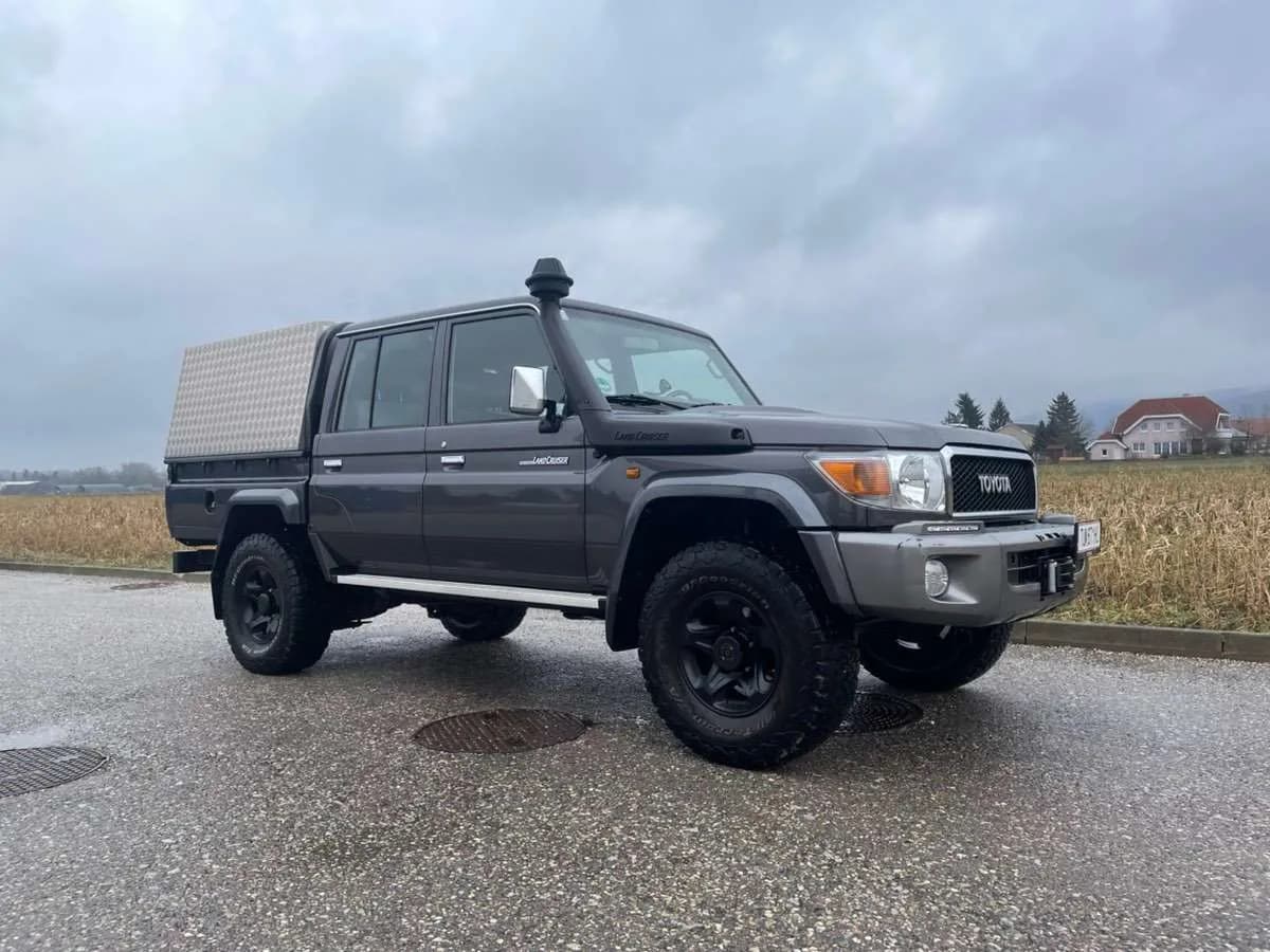 Toyota Land Cruiser