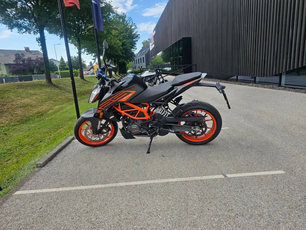 KTM Duke
