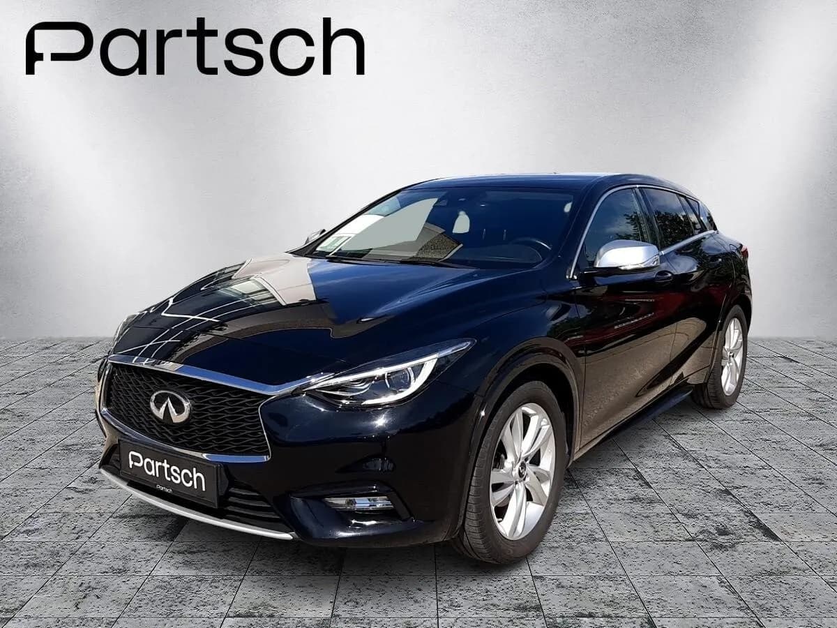 Infiniti Q30