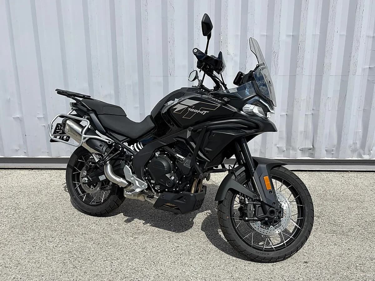 CFMOTO 700MT
