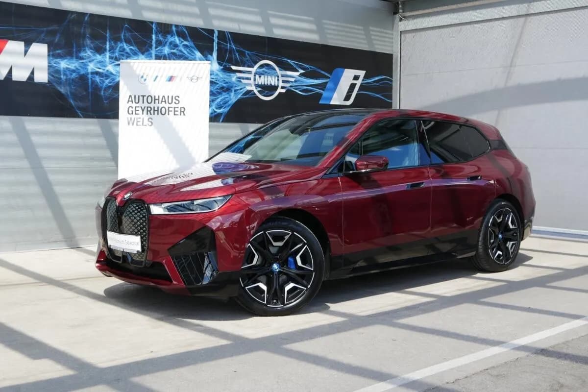 BMW iX