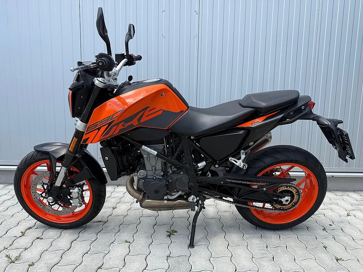 KTM 690