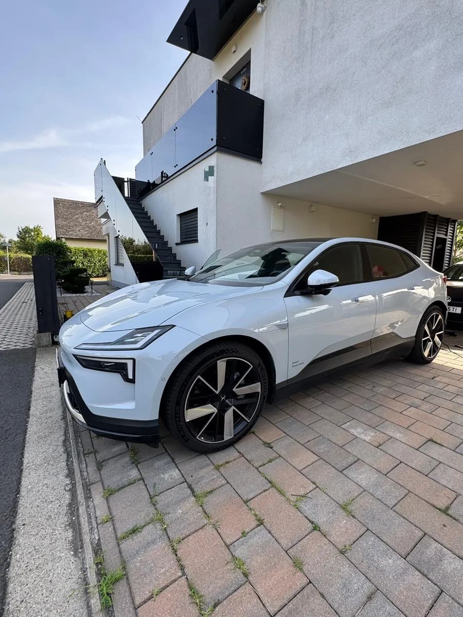 Polestar 4