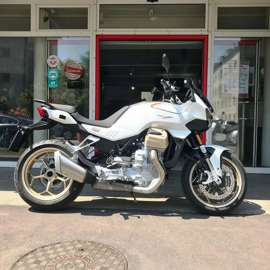 Moto Guzzi V100