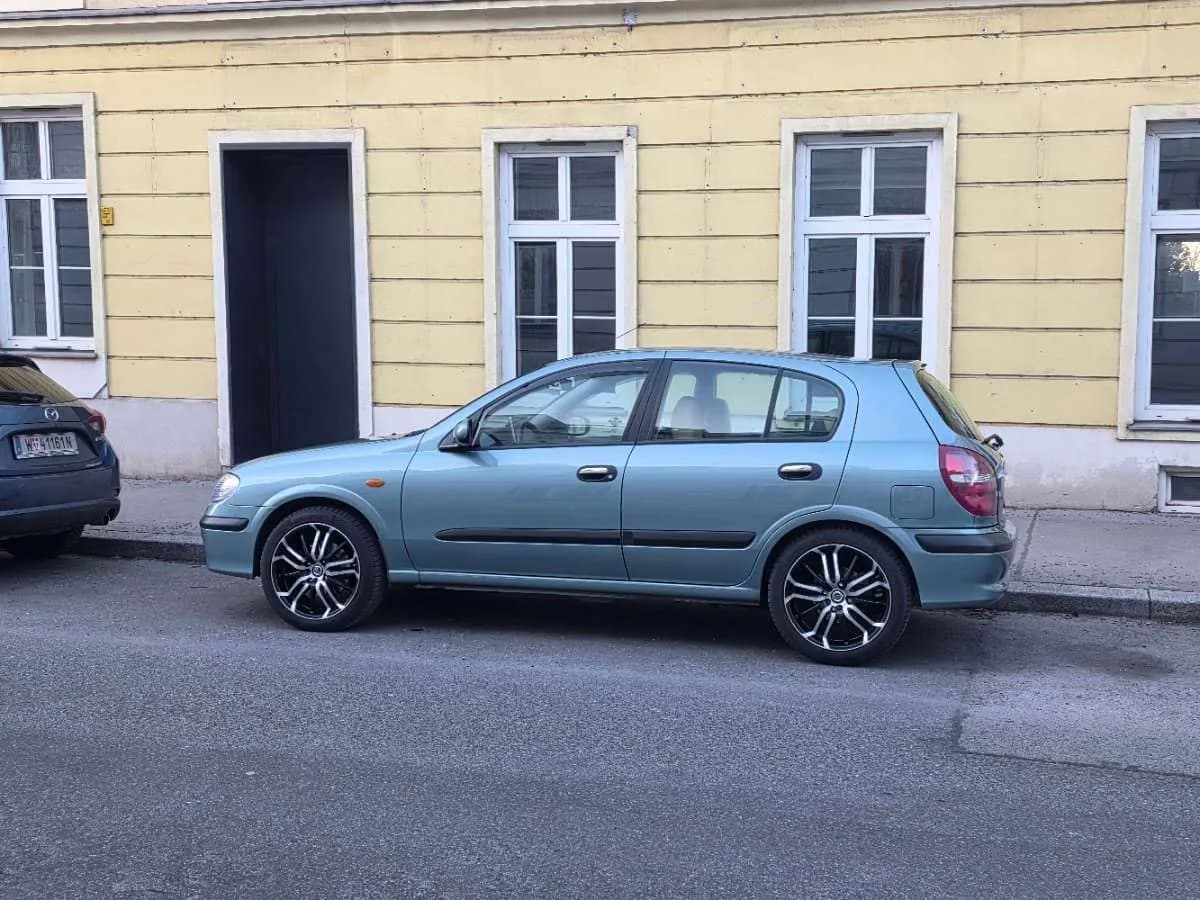 Nissan Almera