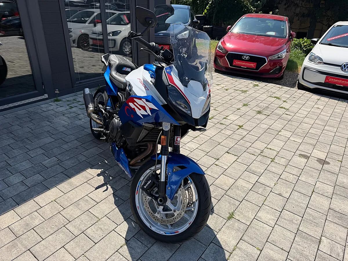 BMW F 900 XR