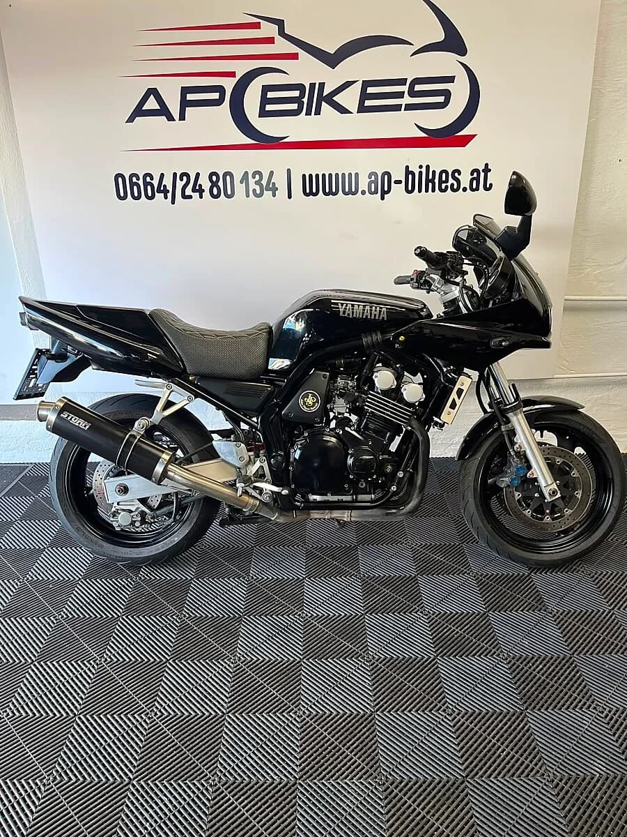 Yamaha FZS