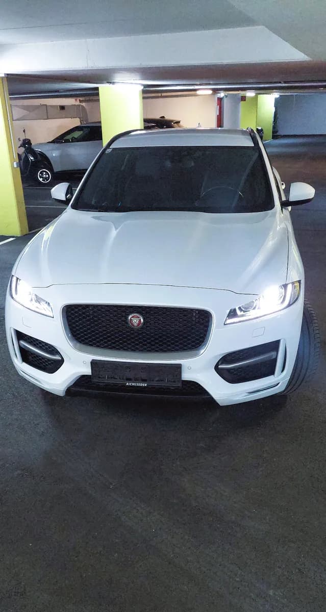Jaguar F-Pace