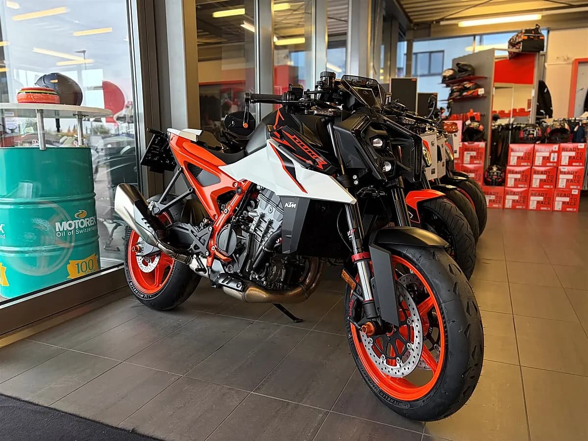 KTM 990
