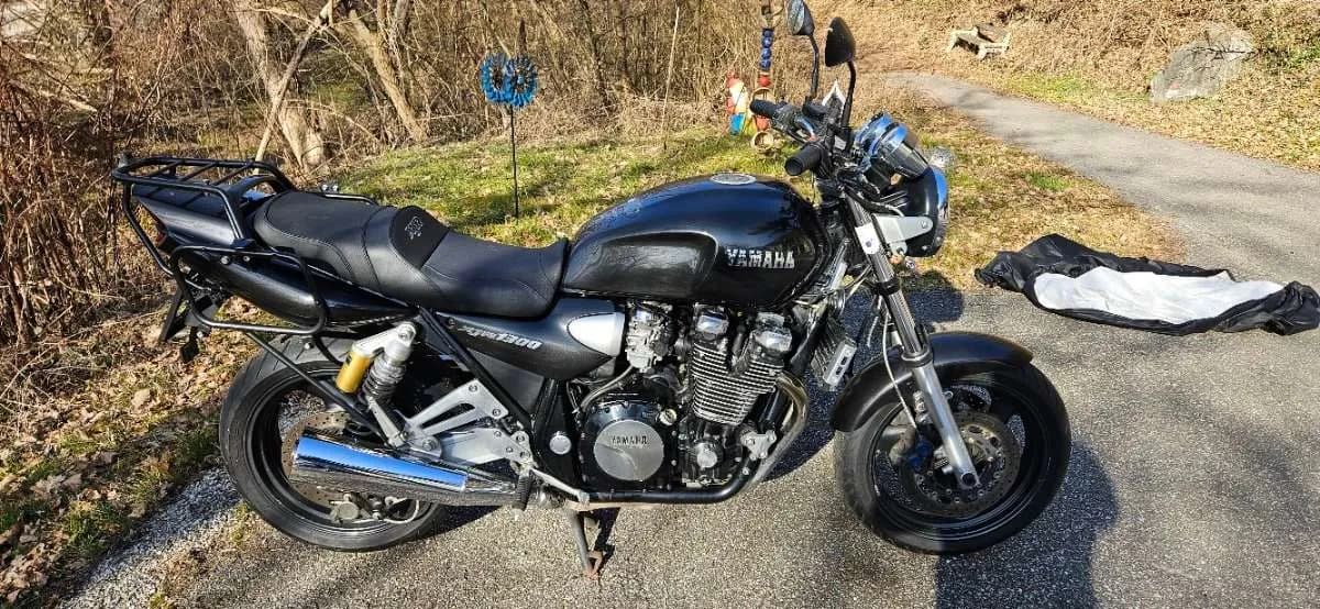 Yamaha XJR