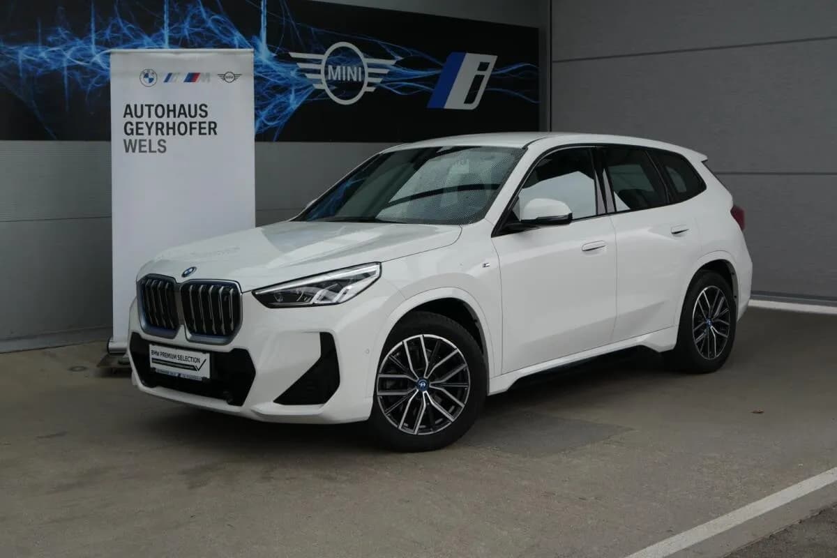 BMW iX1