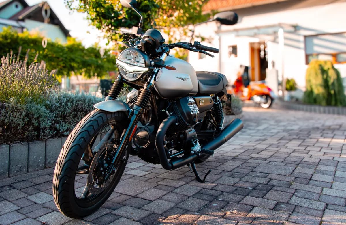 Moto Guzzi V7