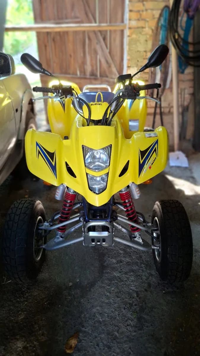 Suzuki LT