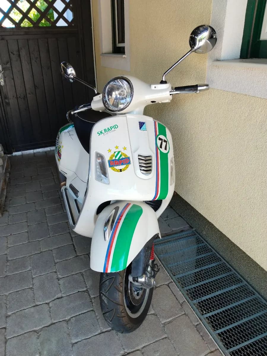 Vespa GTS