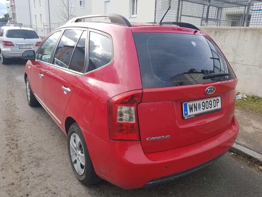KIA Carens