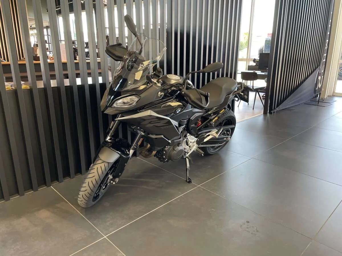 BMW F 900 XR