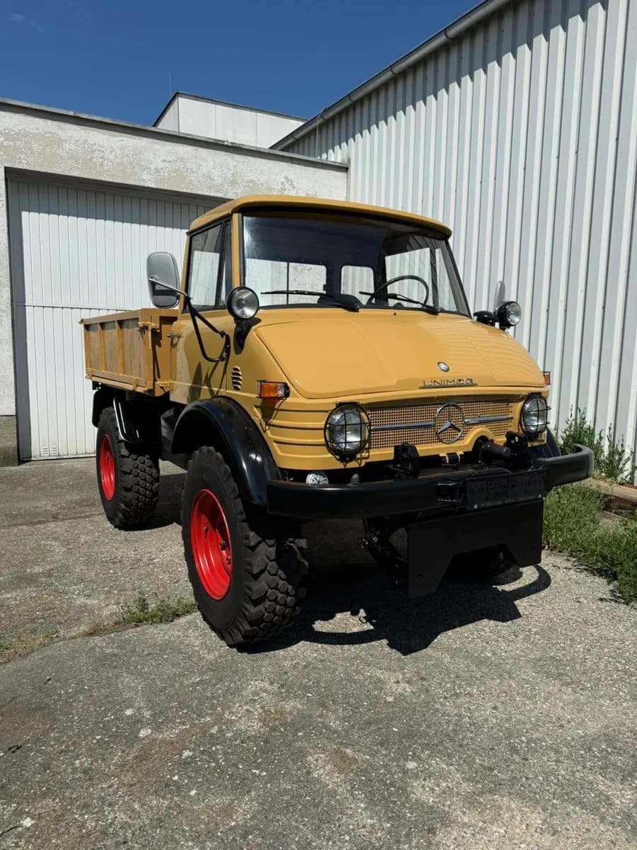 Mercedes-Benz Unimog
