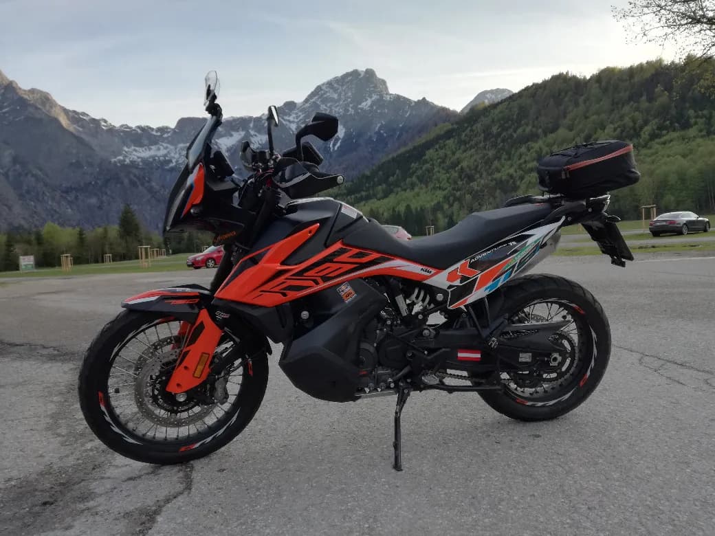 KTM 790