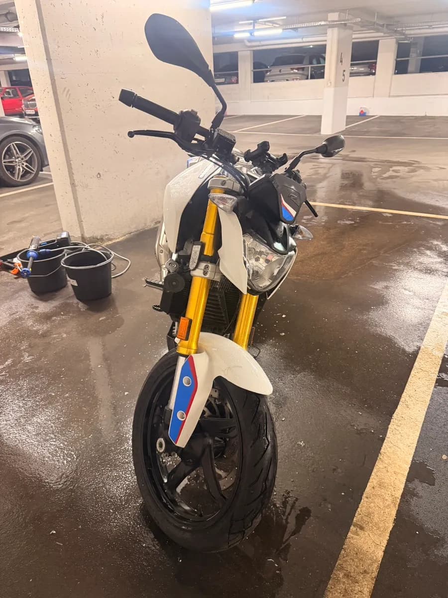 BMW G 310 R
