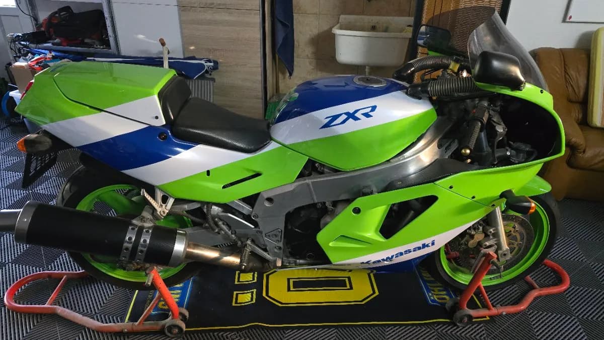 Kawasaki ZRX