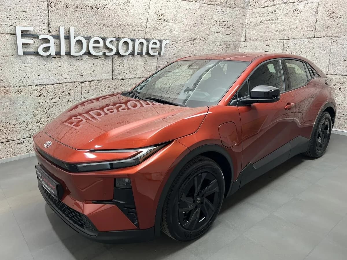 Toyota C-HR+