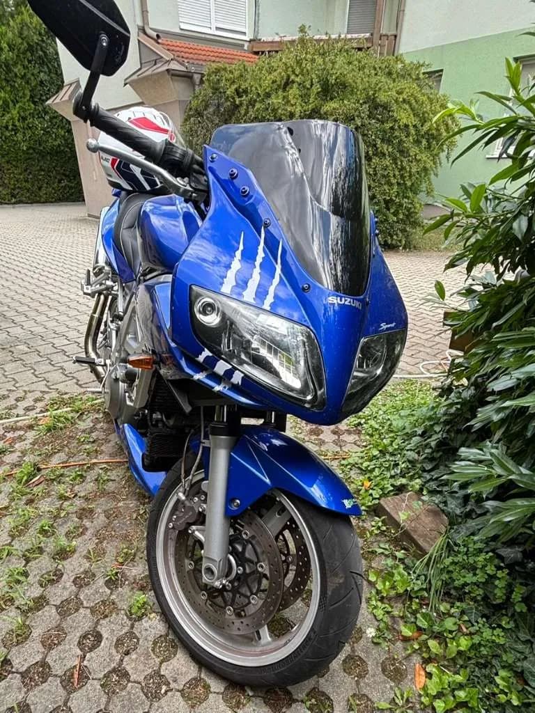 Suzuki SV
