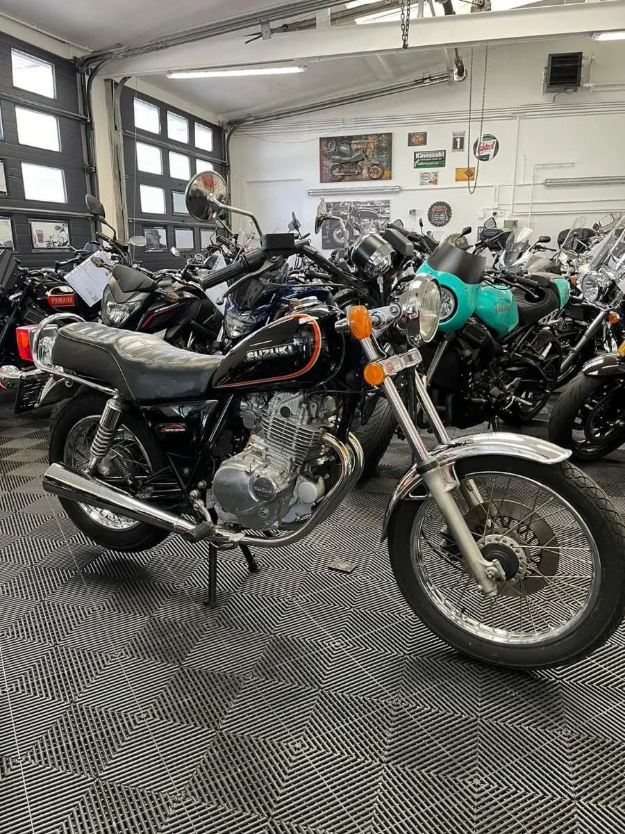 Suzuki GN