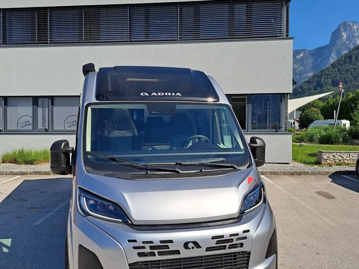 Adria Twin 640 SGX 60 Years
