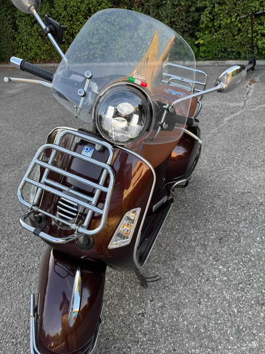Vespa GTS