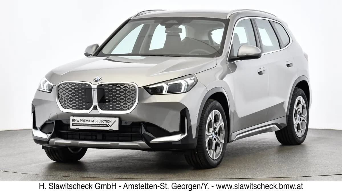 BMW iX1
