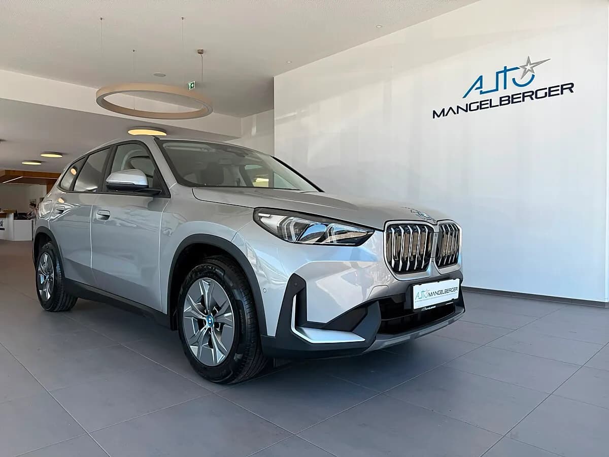 BMW iX1