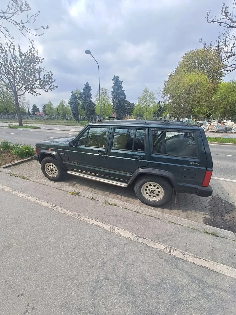 Jeep Cherokee