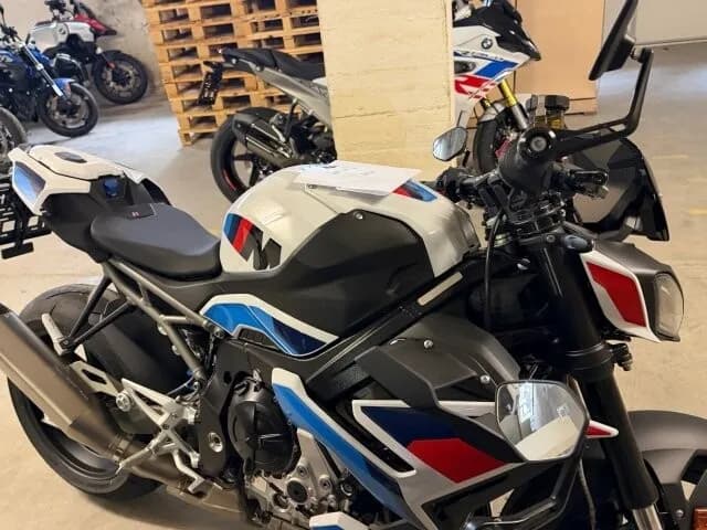 BMW M 1000 R