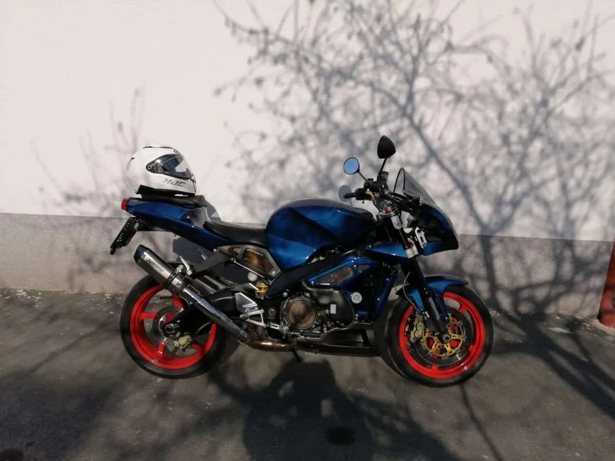 Aprilia Tuono