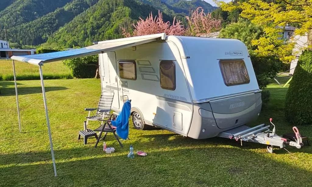 Hymer Nova 435 mit Mover Standkli...