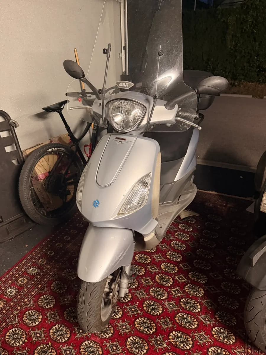 Piaggio Fly
