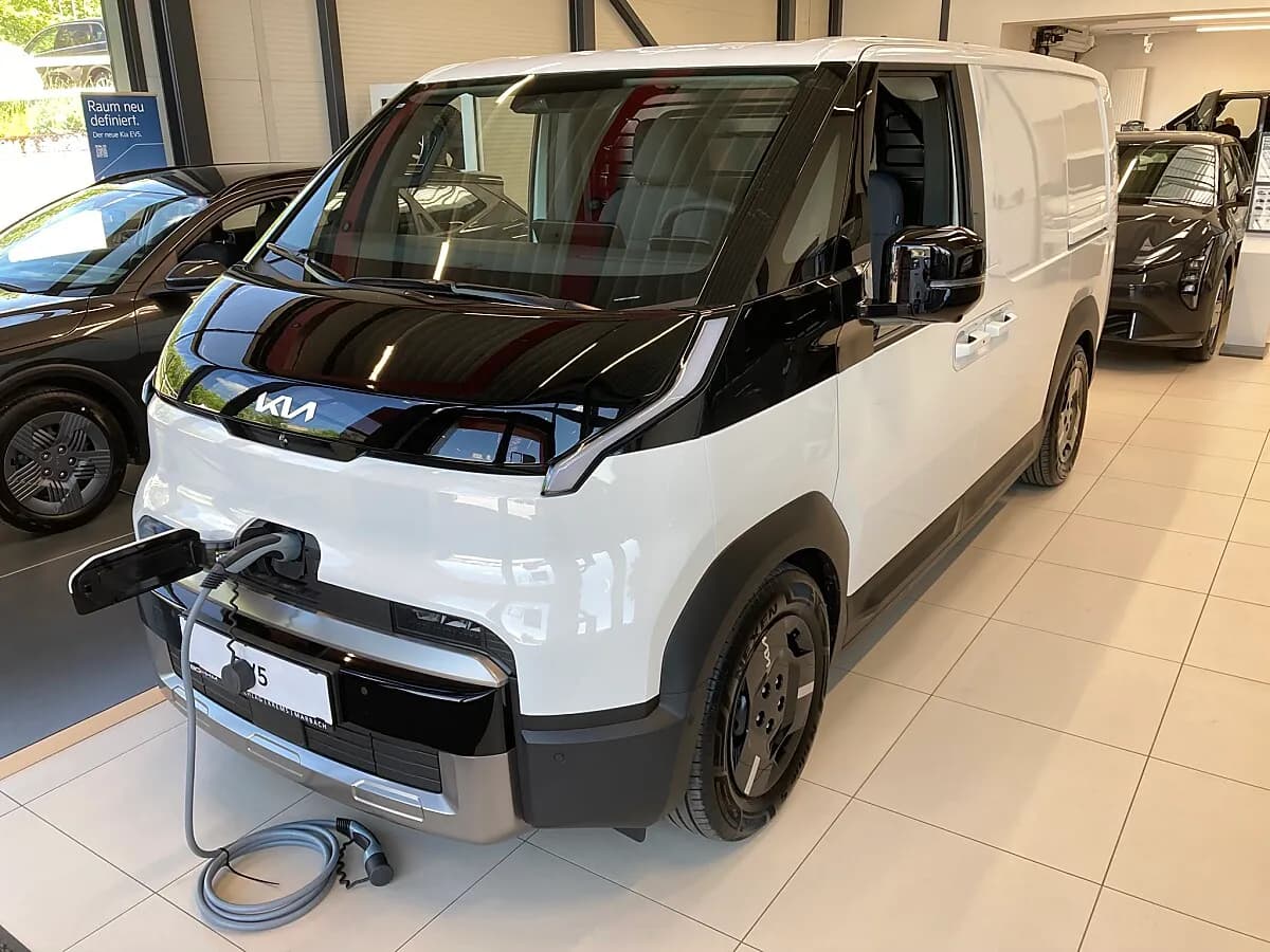 KIA PV5